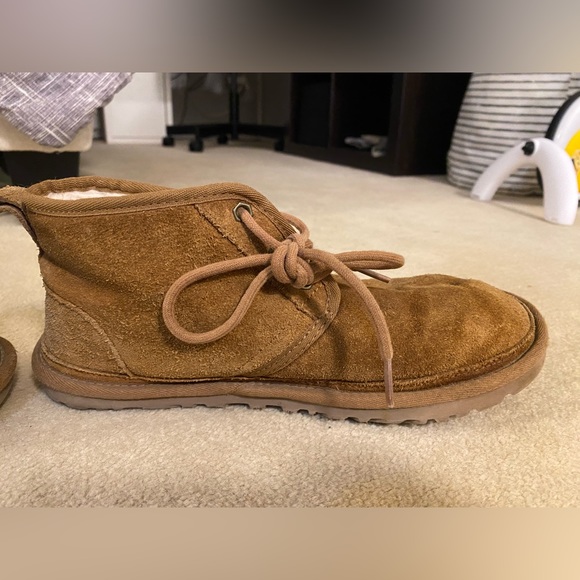 Neumal Ugg Shoe - Picture 2 of 9